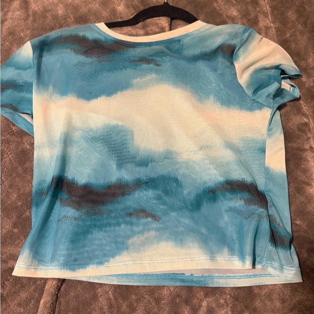 Blue and White Tie-Dye Short Sleeve Top (mesh)